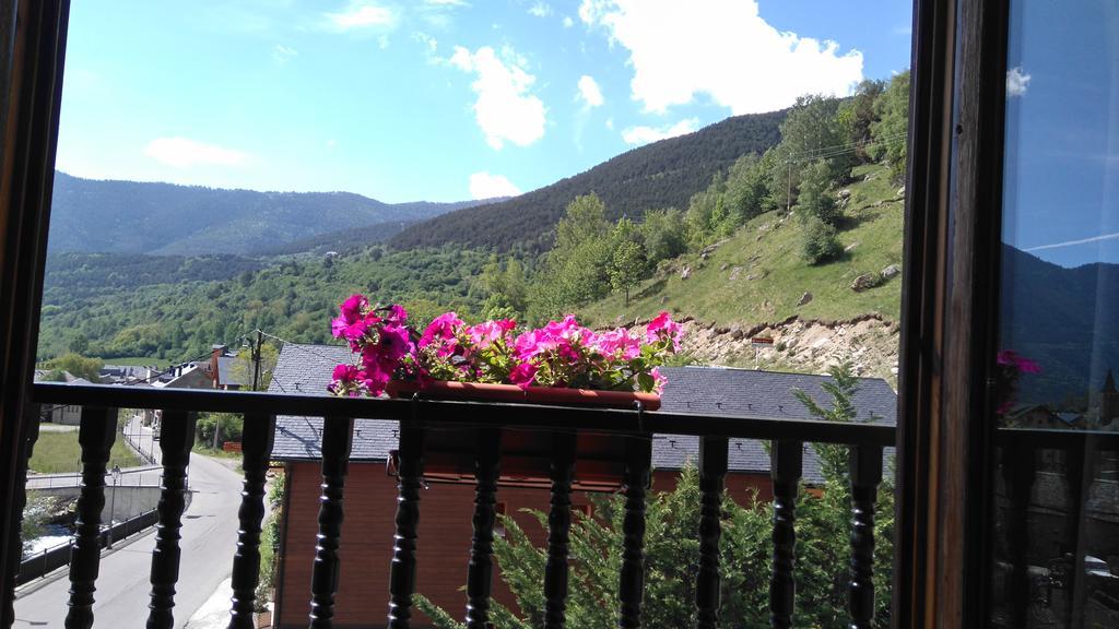 Apartaments Pont Romànic Espot Exterior foto